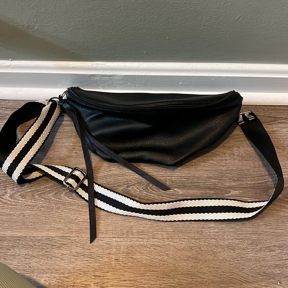 Ulta Beauty Crossbody - Picture 2 of 3